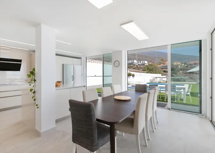 Private * Candelaria